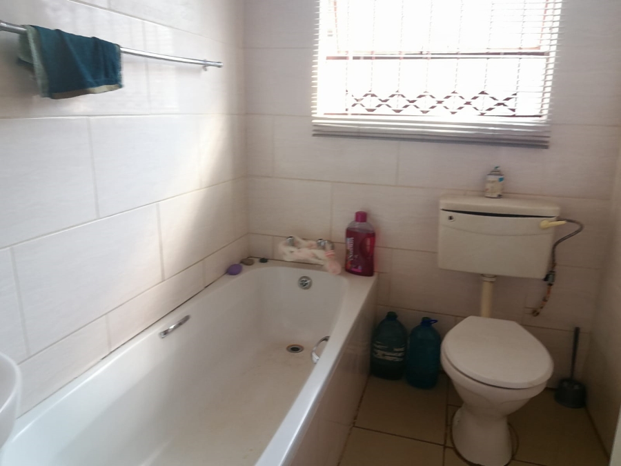 4 Bedroom Property for Sale in Tlhabane West North West